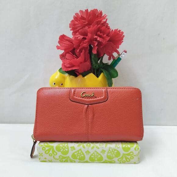 Coach Ashley Red Leather Zip Around Credit Card Wallet - Picture 1 of 16